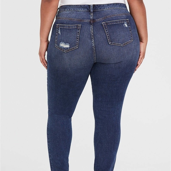 !NEW! NWT Torrid Distressed Skinny Jeans Size 18 - Picture 2 of 6